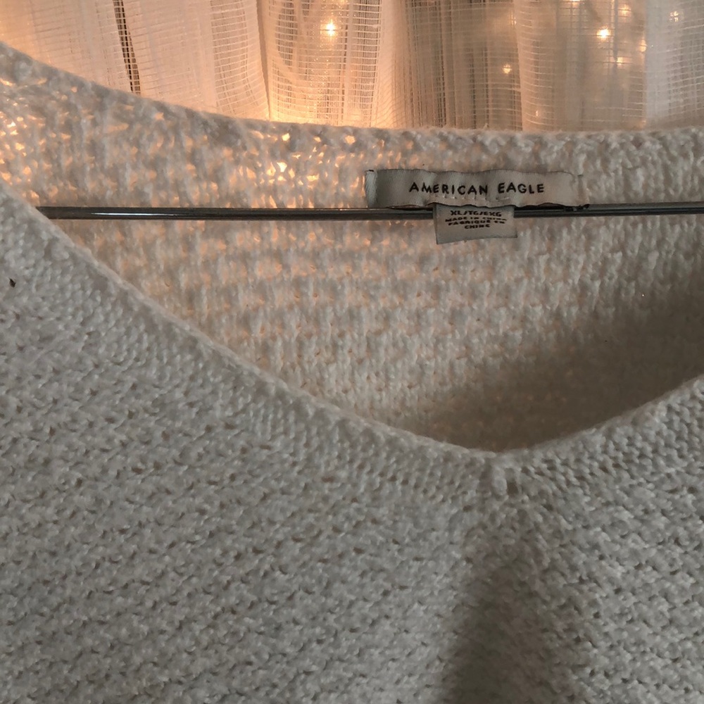 Cropped V neck sweater